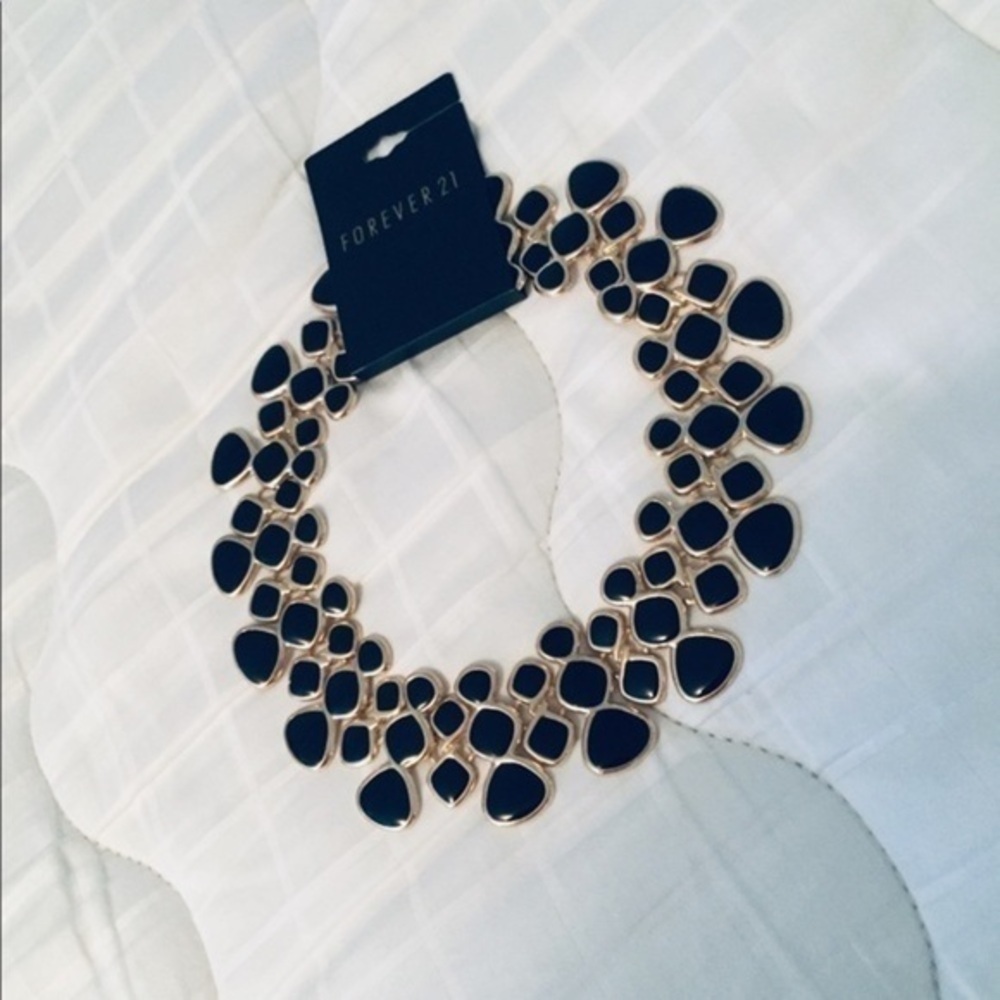 New Forever 21 Necklace - Picture 4 of 9